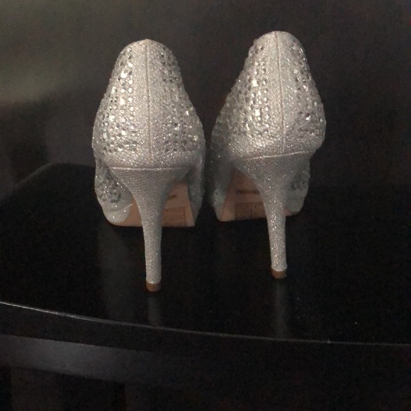 Heels - Picture 2 of 3